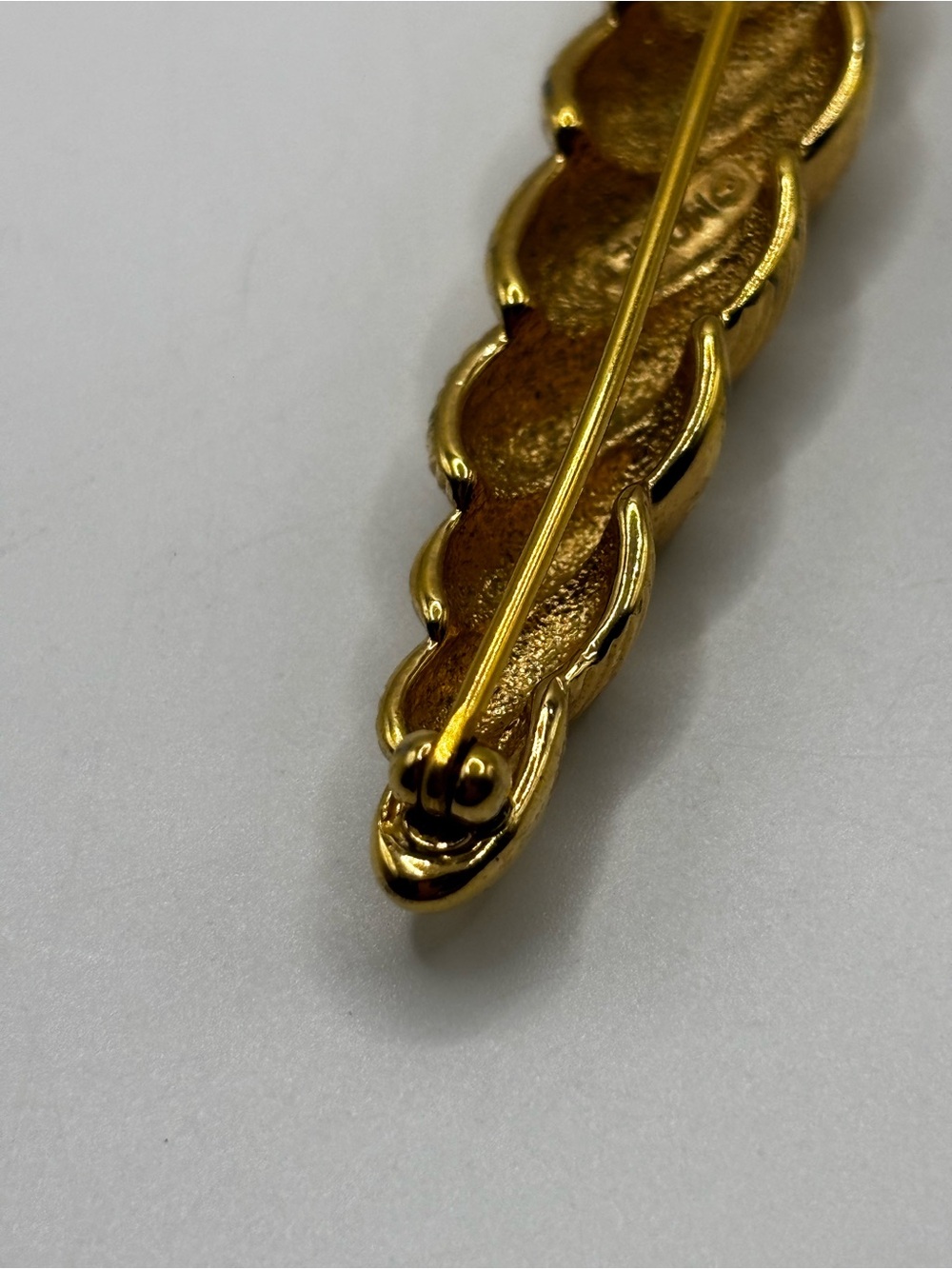 Vintage Gold-Tone Twisted Rope Bar Brooch - Picture 8 of 10